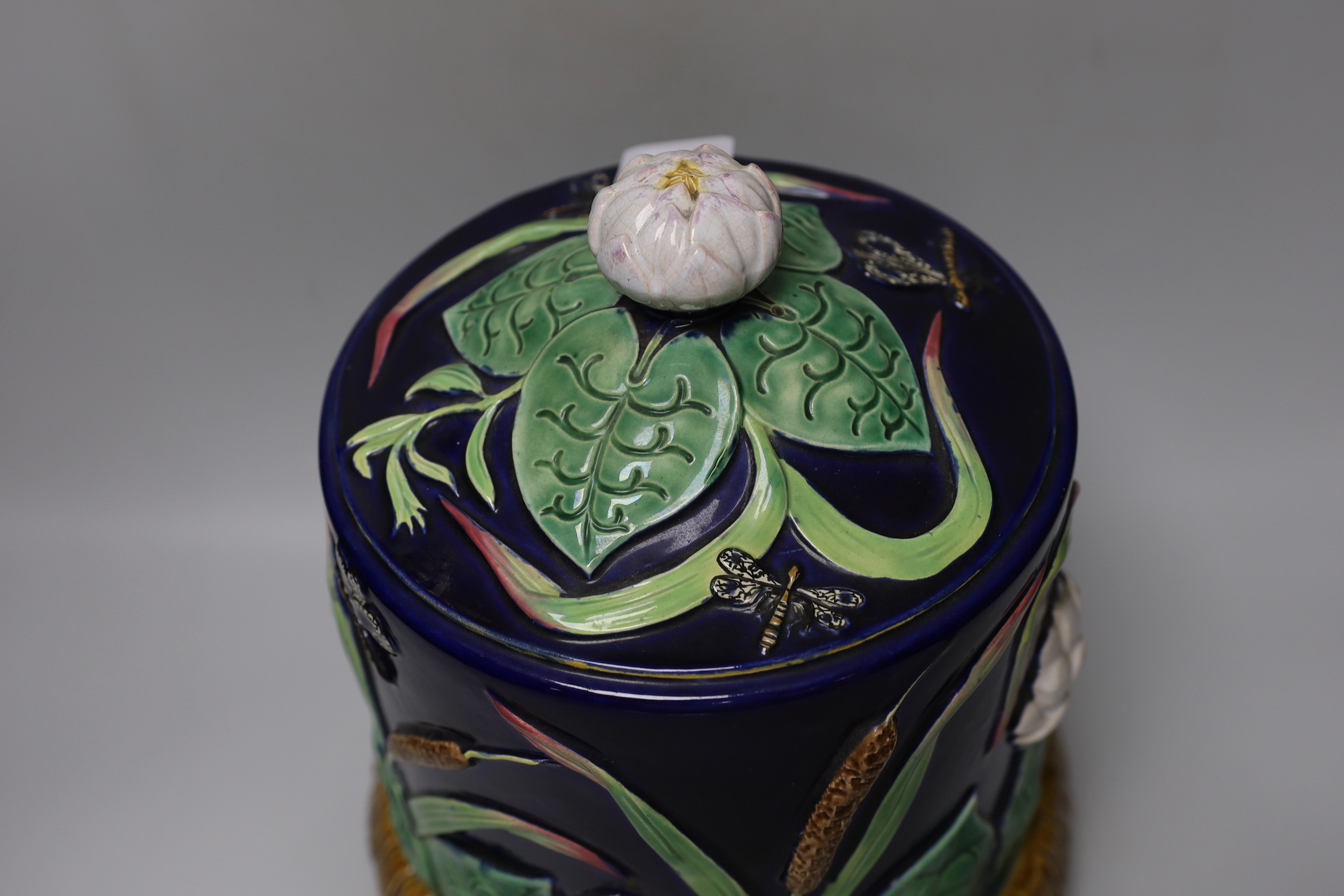 A George Jones majolica lily pond stilton dish and stand